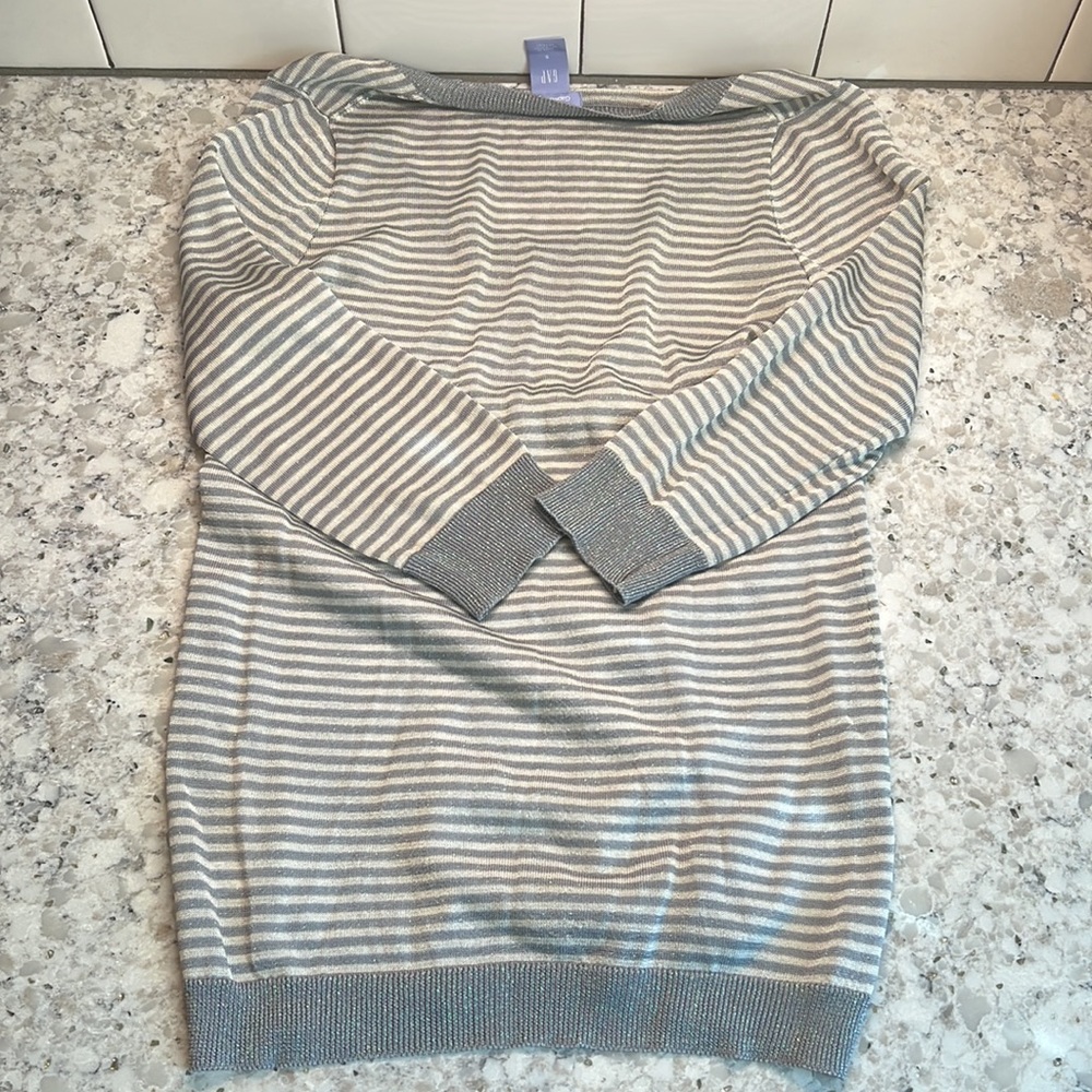 EUC Gap Maternity Long Sleeve Striped Top with Metallic/Sparkly Threads • Small - Picture 4 of 5